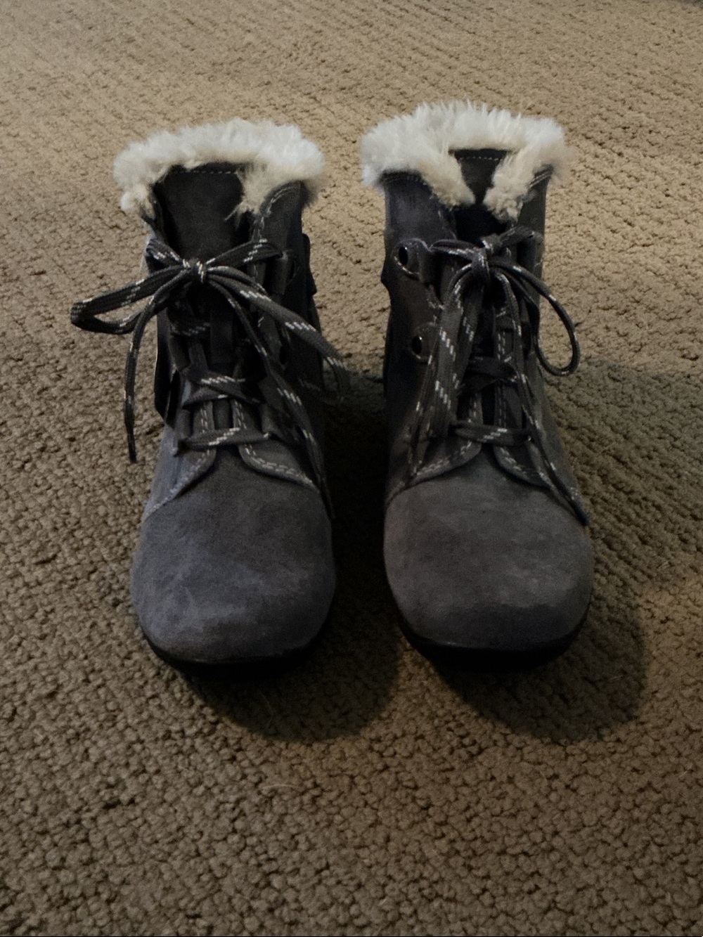 Women's Gray Faux-Fur Lace-Up Winter Boot
